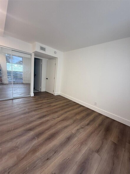 Building Photo - 851 Three Islands Blvd