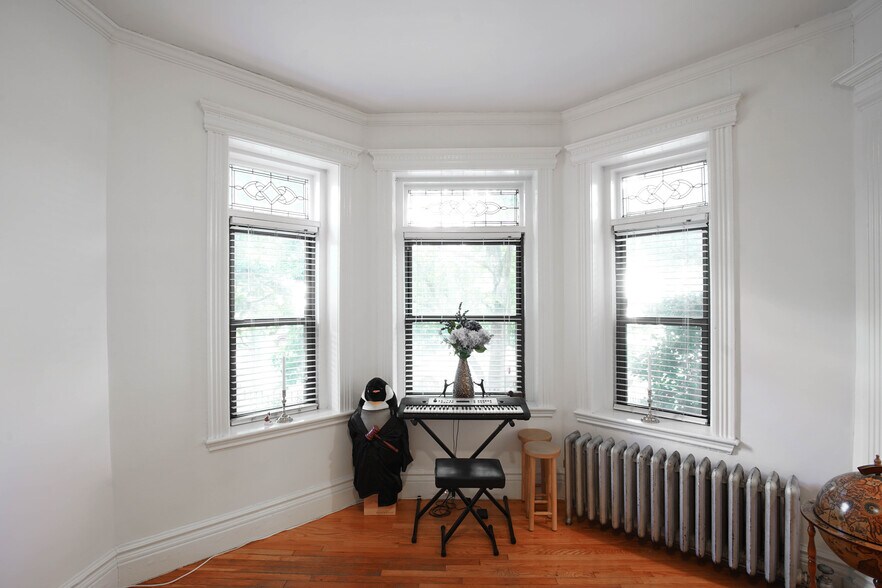 Building Photo - 1109 Boylston St