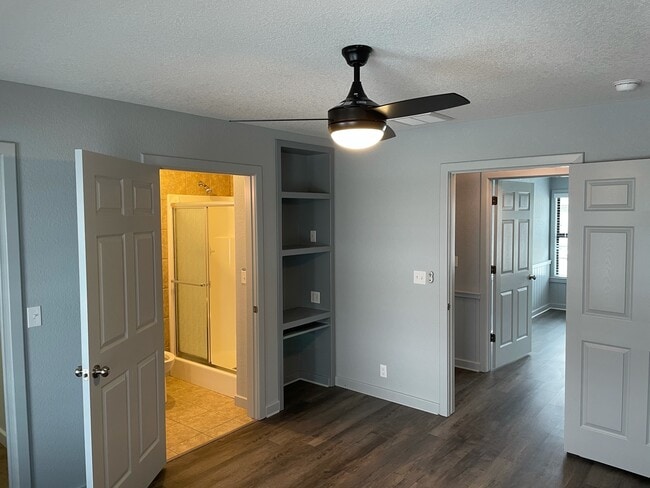 Building Photo - 9969 Glen Rd