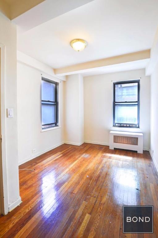 Building Photo - 301 E 38th St