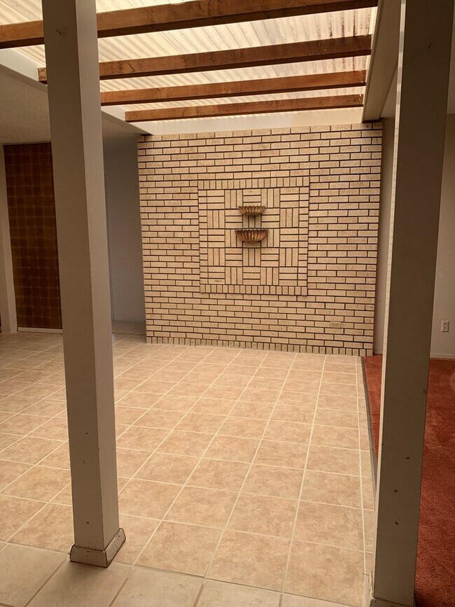 Building Photo - 1640 Courtland Cir