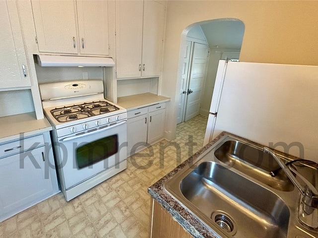 Building Photo - 606 5th Pl SE