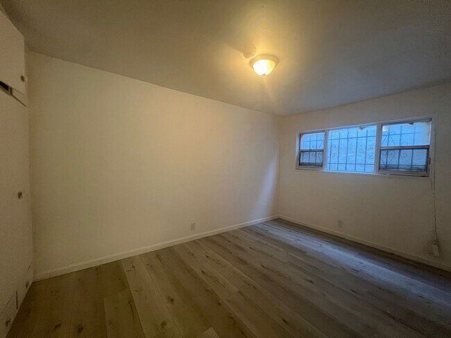 Building Photo - 249 W 65th St