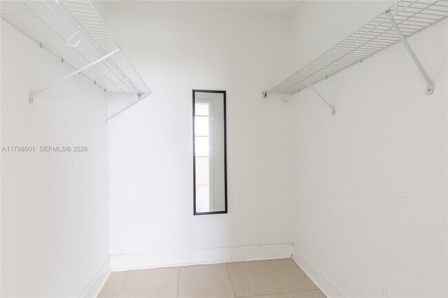 Building Photo - 401 69th St