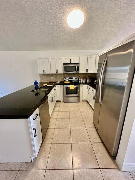 Building Photo - 22449 Middletown Dr