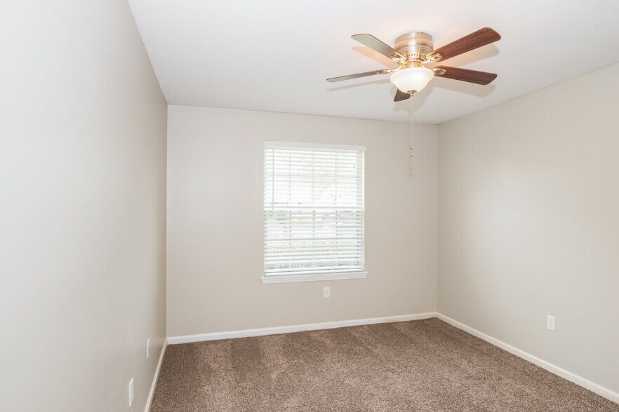 Building Photo - 3289 Avalon Dr