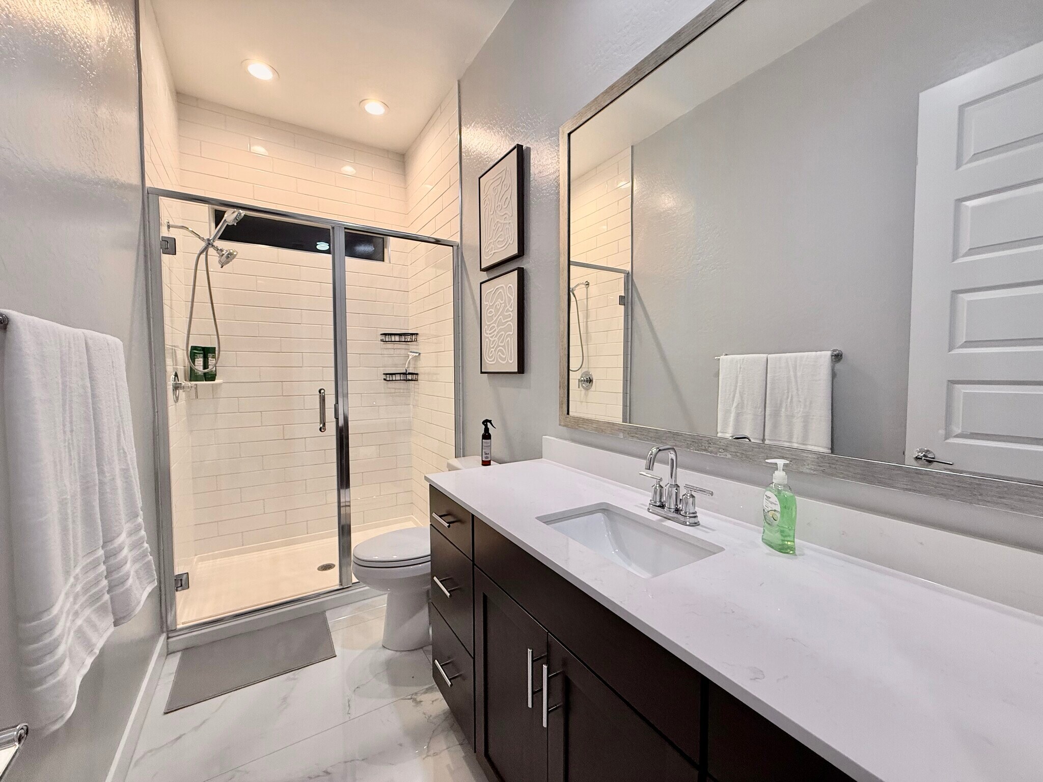 Building Photo - 4013 W Buist Ave