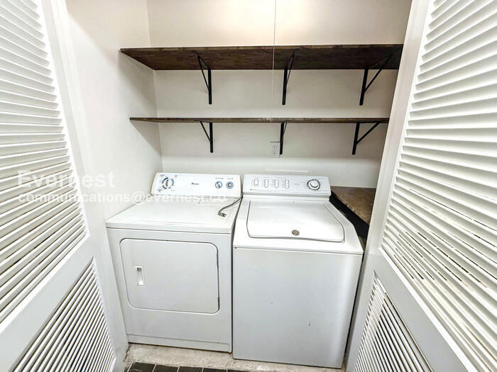 Building Photo - 2201 Montreat Cir