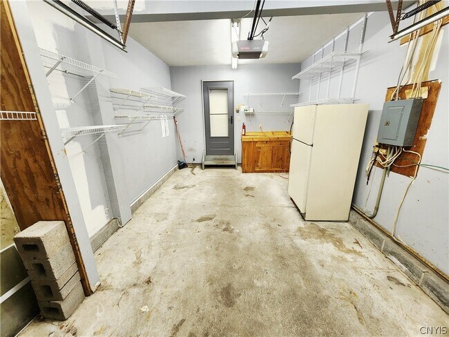 Building Photo - 8214 Honeysuckle Dr