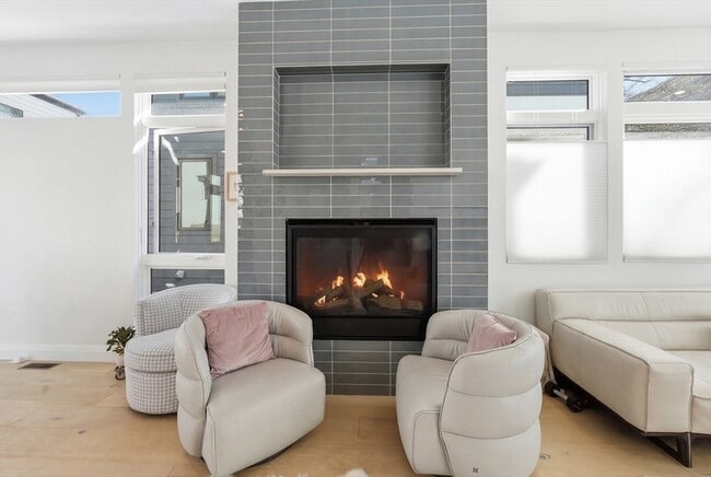 Building Photo - 6 Richardson St