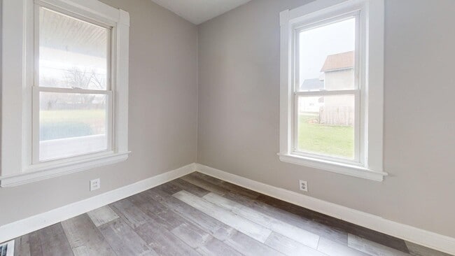 Building Photo - Lorain 2 Bedroom Single Family Home