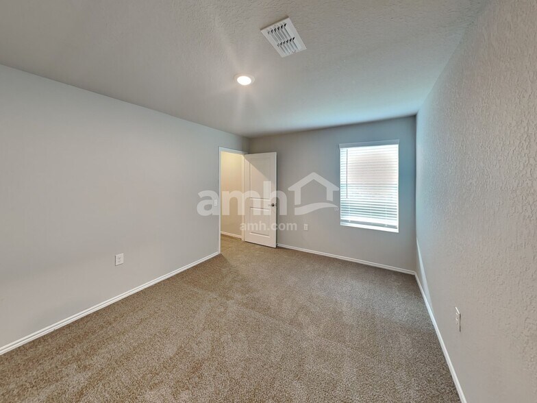 Building Photo - 4406 Meadowland Pl