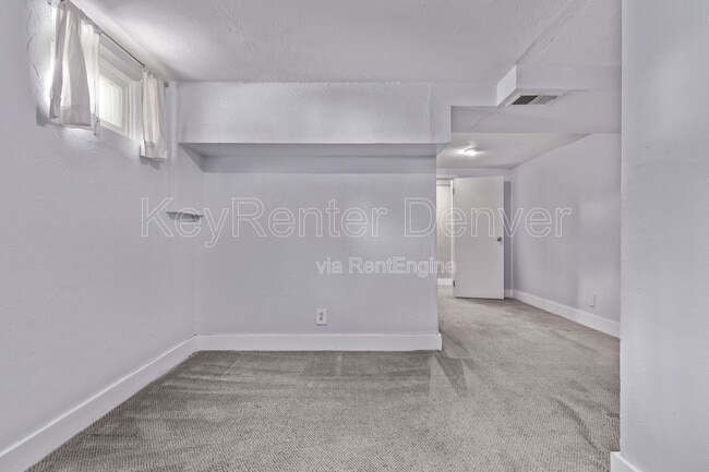Building Photo - 4654 N Bryant St