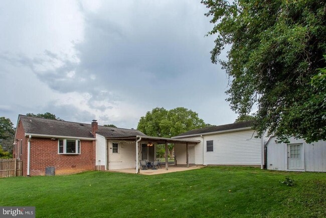 Building Photo - 5834 Pratt St