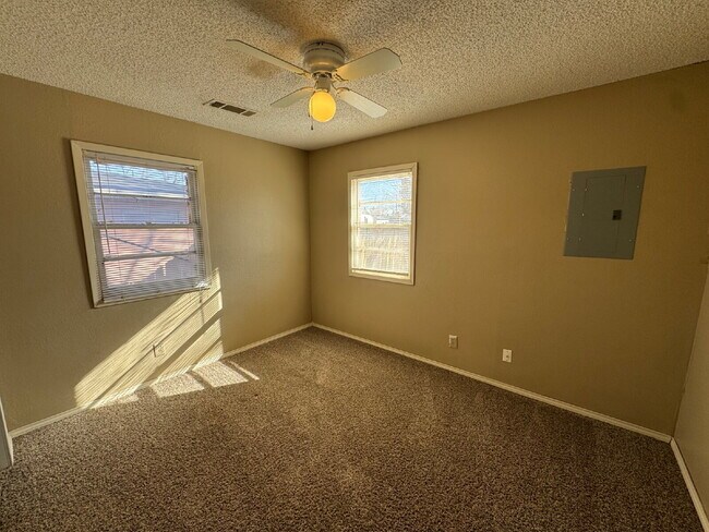 Building Photo - Home With 2 Living Areas Located Near School & W. Loop 289 / Marsha Sharp Fwy Access!