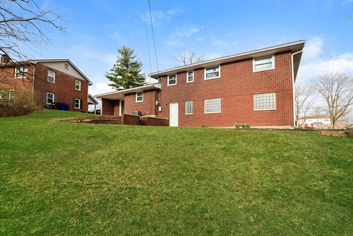 Building Photo - 475 Hermay Dr
