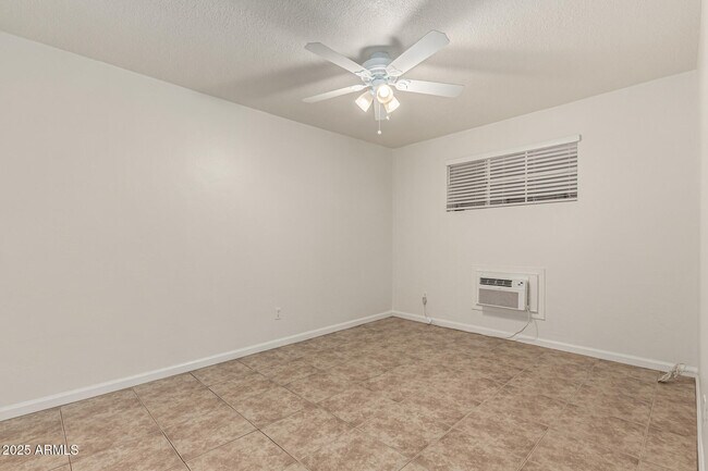 Building Photo - 3540 E Montecito Ave
