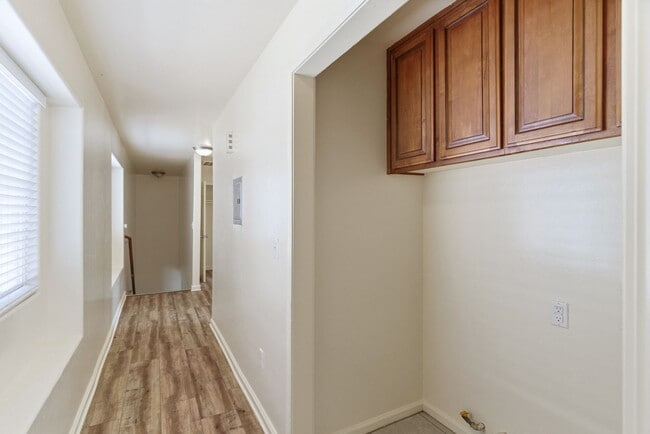 Building Photo - 726 K St