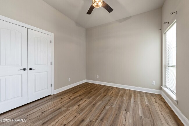 Building Photo - 101 Ace Ln