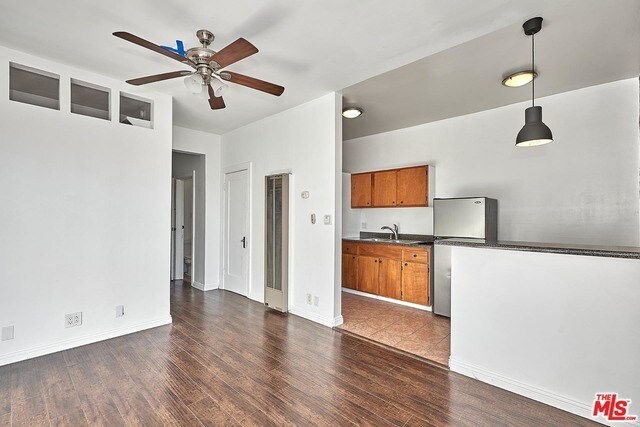 Building Photo - 5425 Santa Monica Blvd