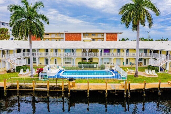 Building Photo - 2840 NE 33rd Ct