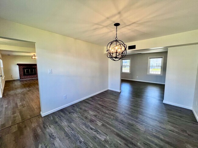 Building Photo - Charming Home in Ocean Lakes Community