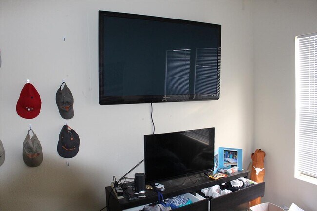 Building Photo - 2804 Rio Grande St