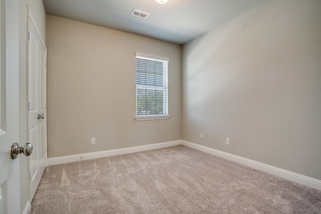 Building Photo - 6120 Rilla St
