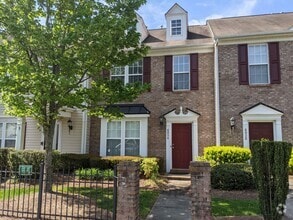 Building Photo - Townhome w/ Easy Access to I485/Shopping/R...