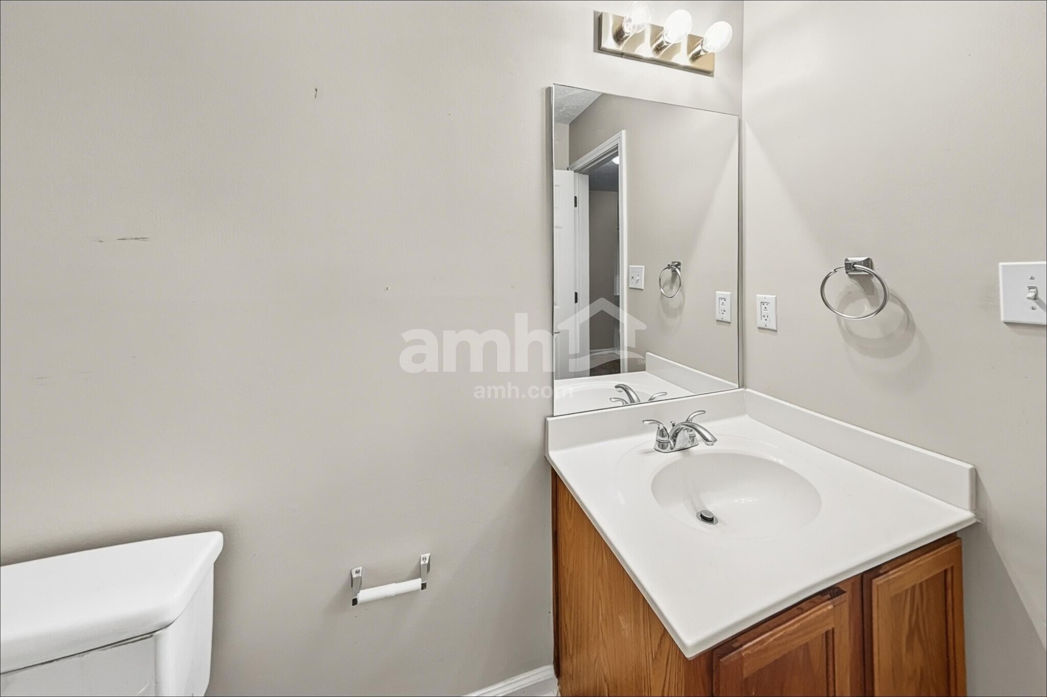 Building Photo - 451 Bellingham Dr