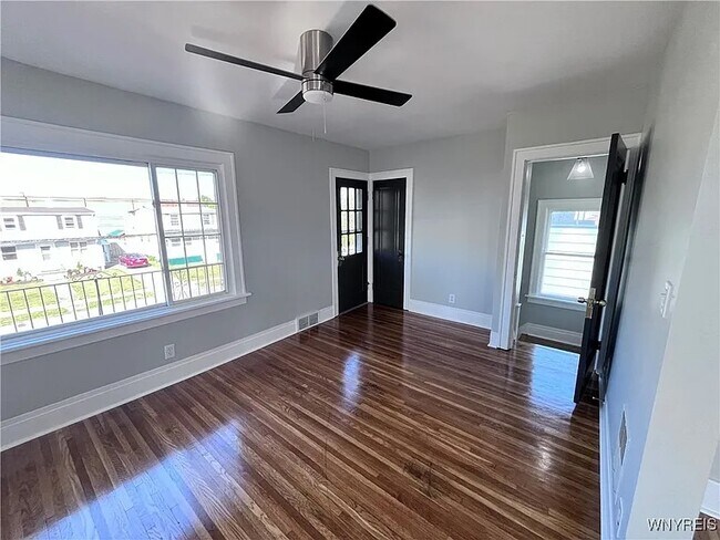 Building Photo - 146 Ramsdell Ave