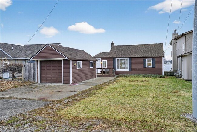 Building Photo - 1551 Oakland Ave