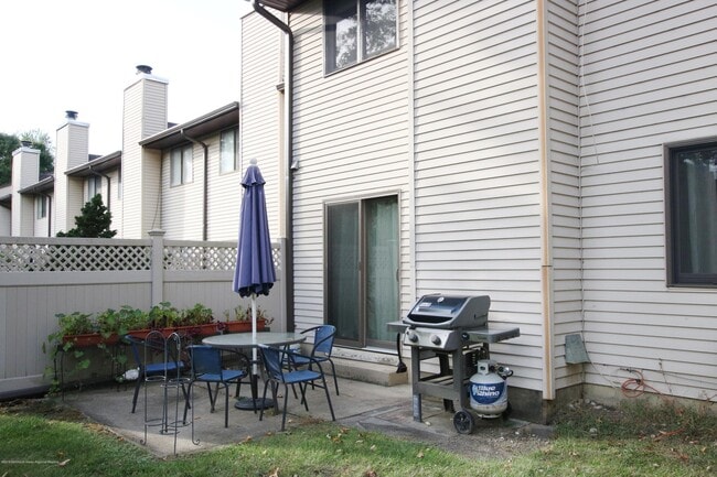 Building Photo - 51 Lenape Trail