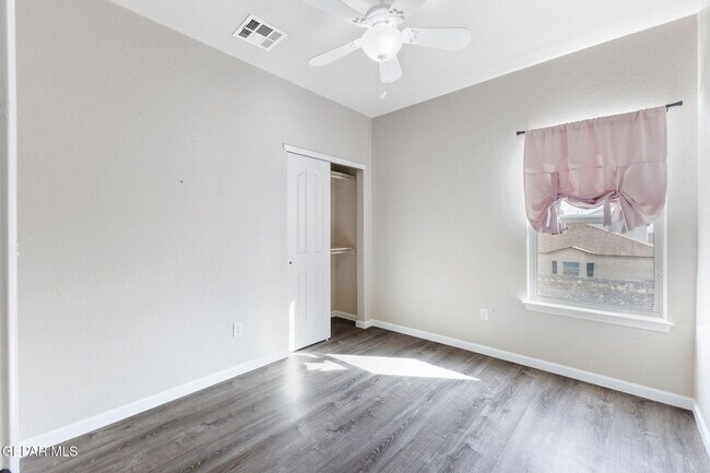 Building Photo - 11107 Redstone Cove Dr