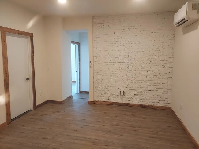 Building Photo - 257 3rd St