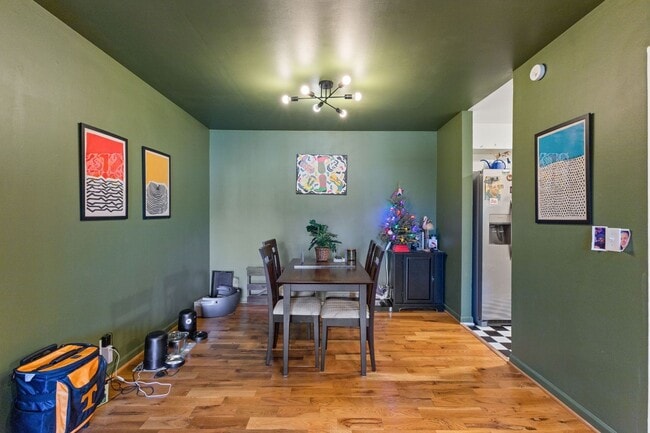 Building Photo - 515 Basswood Ave