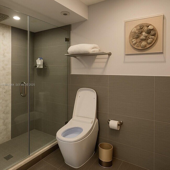 Building Photo - 2841 N Ocean Blvd