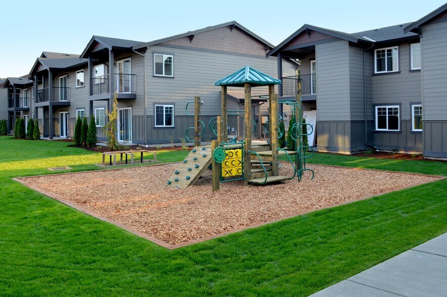 Cascade Village Apartments 677 Peterson Rd Burlington WA 98233