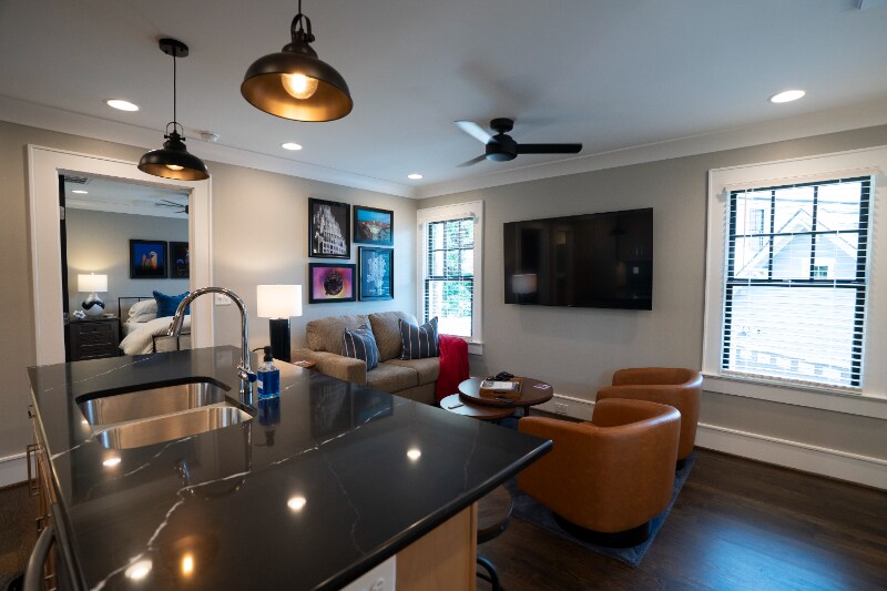 Building Photo - 2030 W Trade St