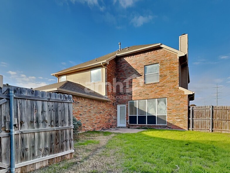 Building Photo - 4300 Brinker Ct