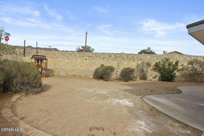 Building Photo - 653 Pete Payan Dr