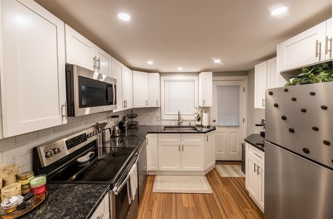 Building Photo - 32 Farmington St