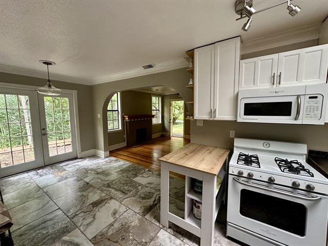 Building Photo - 8619 Groveland Dr