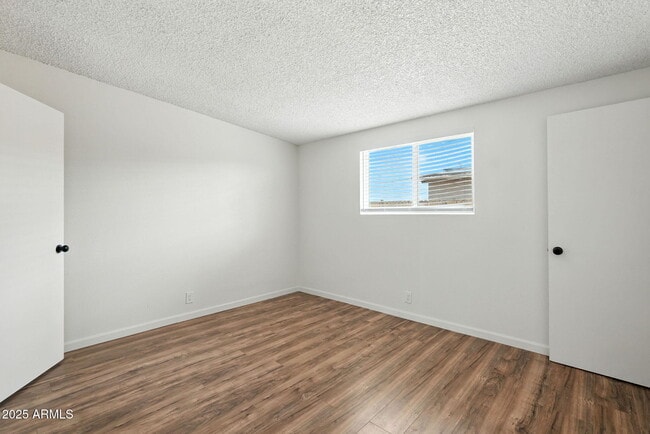 Building Photo - 130 W Harding Ave