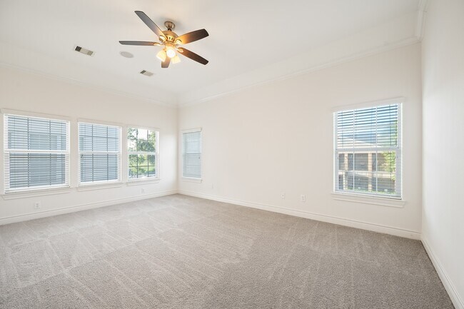 Building Photo - 2202 Hilshire Terrace Ct