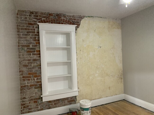 Building Photo - 519 S 11th St