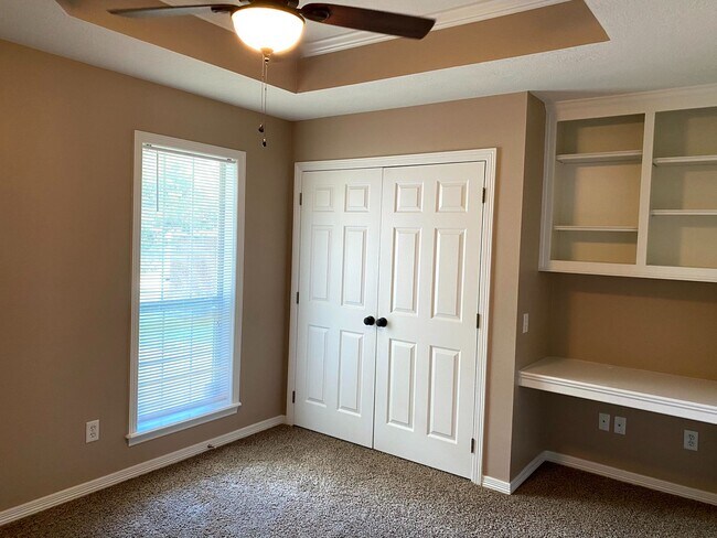 Building Photo - FABULOUS THREE BEDROOM HOME WITH LARGE DECK, FIREPLACE AND FLEX ROOM