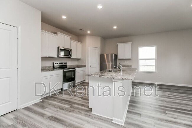 Building Photo - 160 Avondale Blvd SE