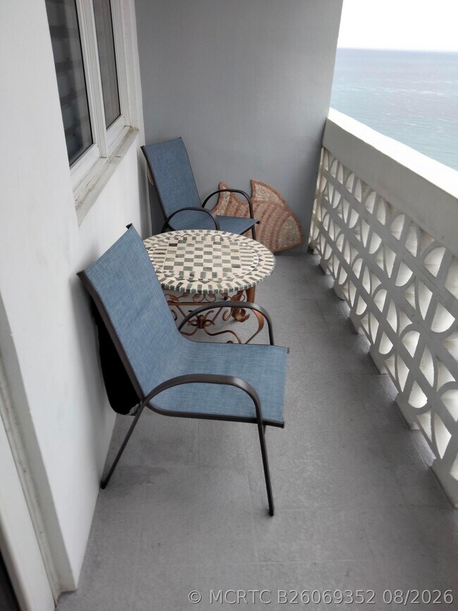 Building Photo - 4250 Galt Ocean Dr