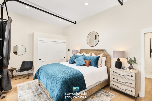 Glenn St - Master Bed - 2248 Glenn St